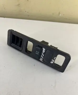 Mitsubishi Pajero Differential lock switch 01260