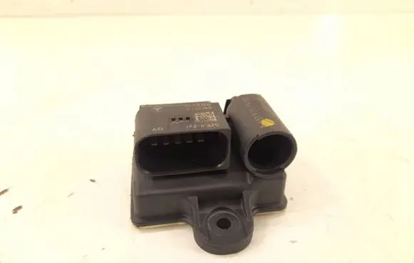Mercedes-Benz E W212 Glow plug pre-heat relay 6519000900 6519005502