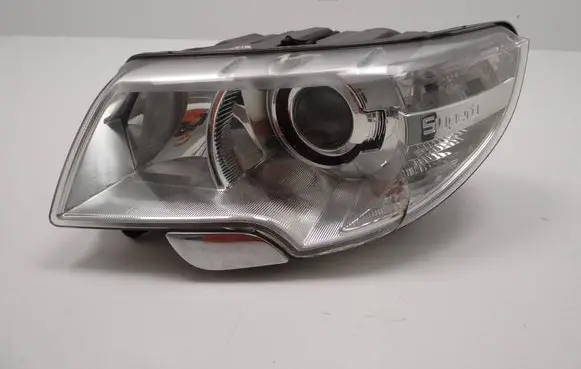 Skoda Superb B6 (3T) Headlight/headlamp 3T1941015E 24704709000201 1ZS24704709