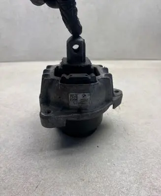 BMW 7 F01 F02 F03 F04 Engine mount bracket 6777374 68623513 E2036040