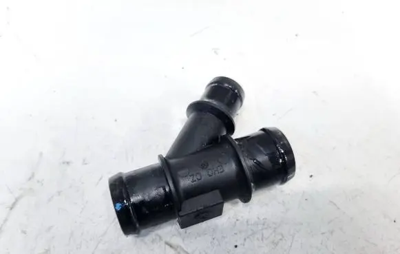 Engine coolant pipe/hose