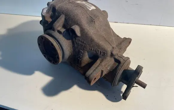 BMW 1 E81 E87 Rear differential 7566169