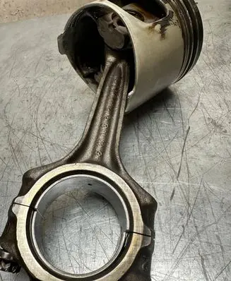 Mercedes-Benz 380 560SEC C126 Piston with connecting rod 11710 086052