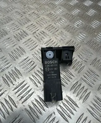 Glow plug pre-heat relay