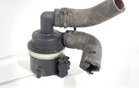 Volkswagen PASSAT B7 Oil filter mounting bracket 5N0965561A