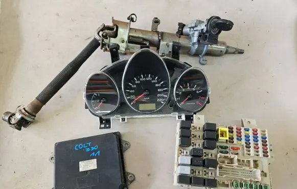 Mitsubishi Colt Engine control unit/module 1860A551 A1341501779