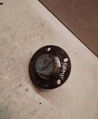 Skoda Roomster (5J) Rear wheel hub