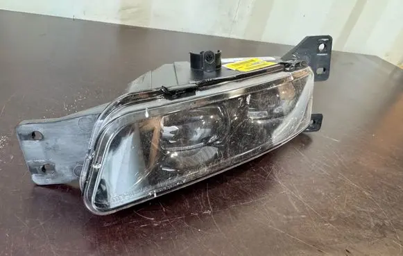 Dodge Durango Non-factory (optional) fog light 68275511AC 68275511AB