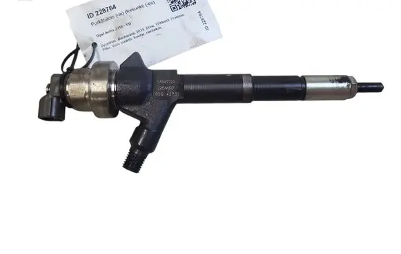 Opel Astra J Fuel injector 55567729