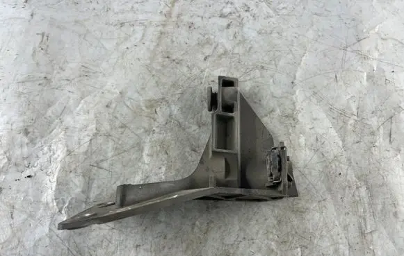 Audi A4 S4 B7 8E 8H Front bumper mounting bracket 8E0805364