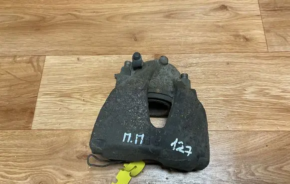 Opel Zafira A Front brake caliper 