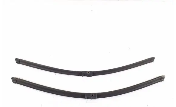 Mercedes-Benz C W204 Front wiper blade arm A2048201300