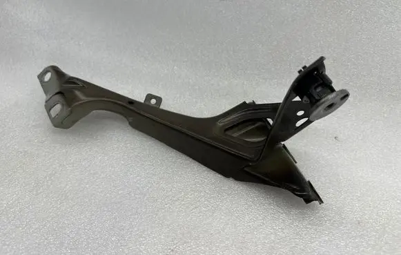 Audi A6 Allroad C7 Fender mounting bracket 4G0805816