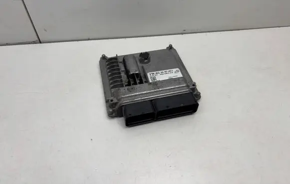 Volkswagen Golf VII Engine control unit/module 04L907445E 28499989