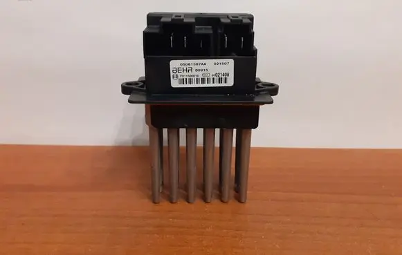 Chrysler 300 - 300C Heater blower motor/fan resistor F011500010 9834