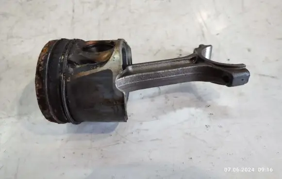 Renault Trafic II (X83) Piston 