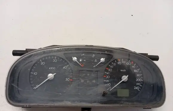 Renault Laguna II Speedometer (instrument cluster) 8200170297 501018550065