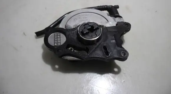 Skoda Roomster (5J) Vacuum pump