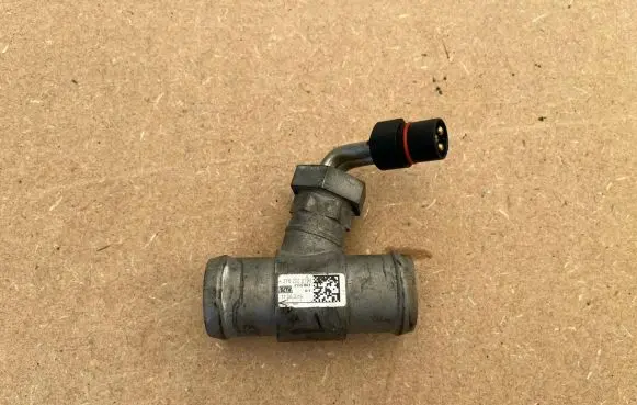 Mercedes-Benz E W213 Engine coolant pipe/hose A2762000796 11082016 ZGS001