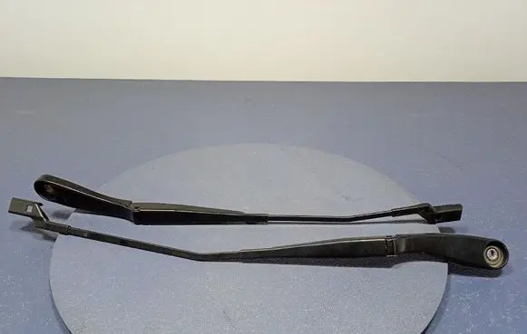 Ford Mustang I Front wiper blade arm LJ8B17526AA