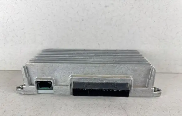 Audi A6 S6 C6 4F Sound amplifier 4F0910223M 4F0035223N