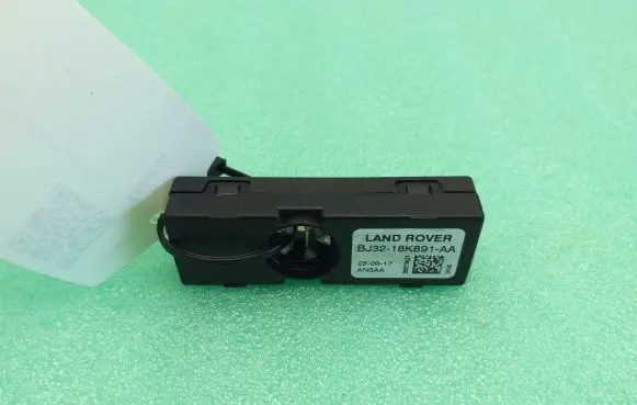 Jaguar F-Pace Aerial antenna amplifier BJ3218K891AA