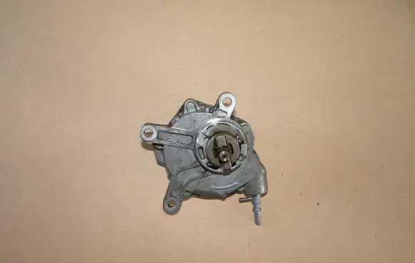 Toyota Avensis T250 Vacuum pump