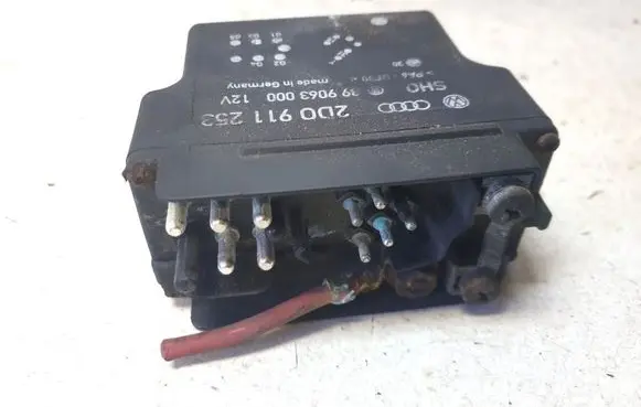 Volkswagen II LT Glow plug pre-heat relay 2D0911253