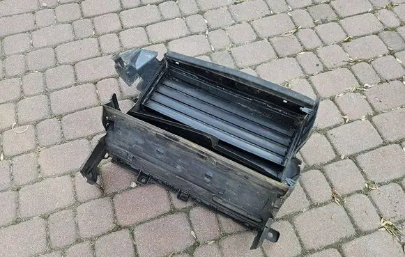 Opel Mokka B Intercooler air guide/duct channel 9840324980