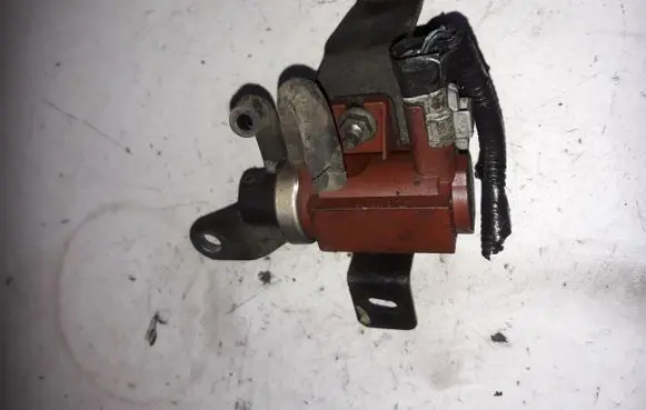 Ford Focus Vacuum valve 