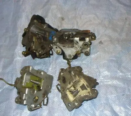 Mercedes-Benz W123 Rear door lock 1237301335