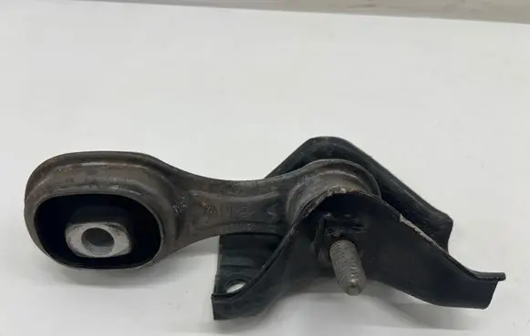 Renault Captur II Gearbox mount 113686335R
