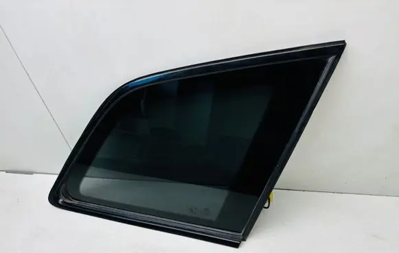 Audi SQ7 Rear side window 4M0845298F
