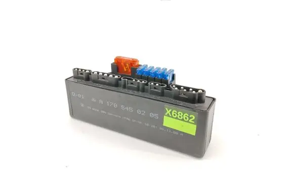Mercedes-Benz SLK R170 Fuse module A1705450205