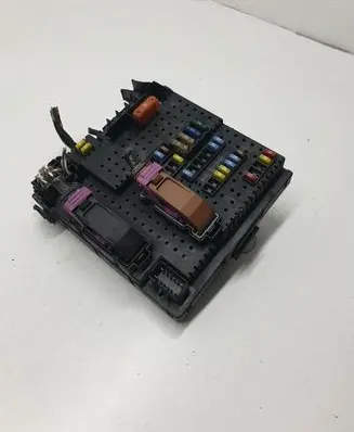 Volvo XC90 Fuse module 30728512