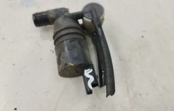 Citroen C5 Windscreen/windshield washer pump 9643447980