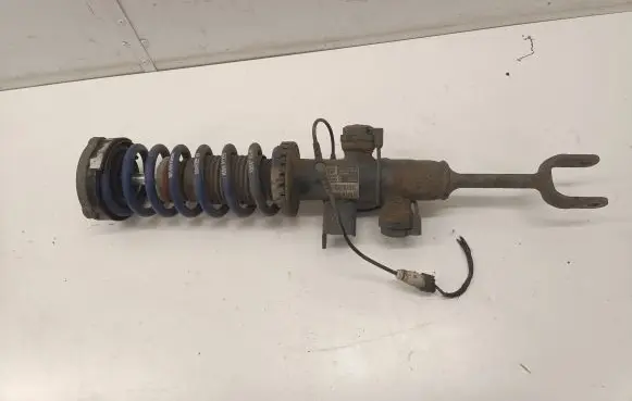 BMW 5 F10 F11 Front shock absorber with coil spring 6796978