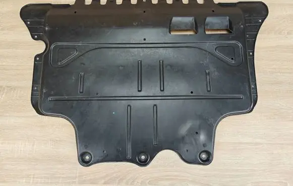 Audi Q3 F3 Engine splash shield/under tray 5QF825236