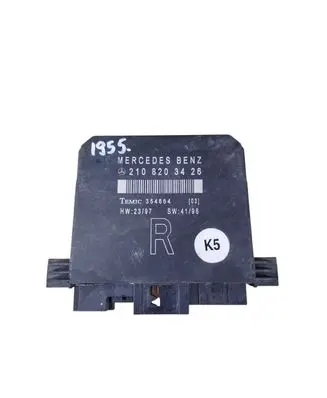 Mercedes-Benz E W210 Door control unit/module 2108203426