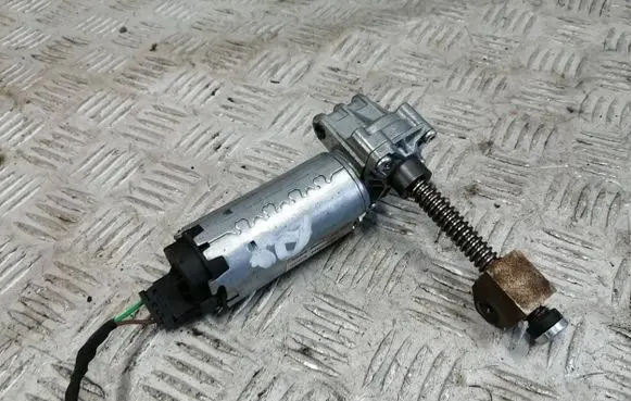 Renault Laguna III Seat adjustment motor 9496826 070711C 405090