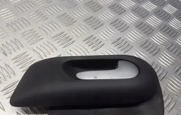 Opel Corsa C Rear door handle trim 13110963