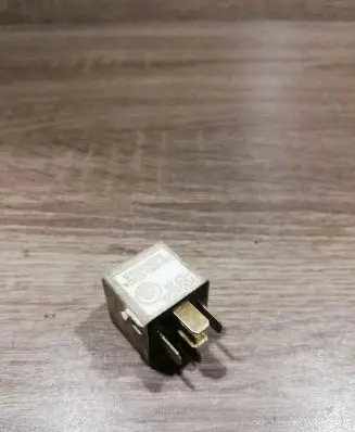 BMW 5 E39 Other relay 1729004 12631729004