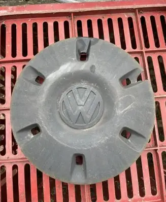 Volkswagen Crafter Original wheel cap 9064010025 ZGS004Q002