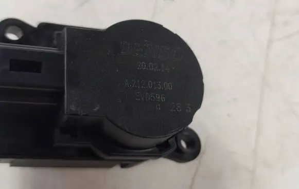Citroen C4 II Picasso Air flap motor/actuator A21201300