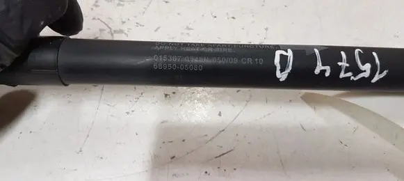 Toyota Avensis T270 Front bonnet/hood damper/strut 6895005080