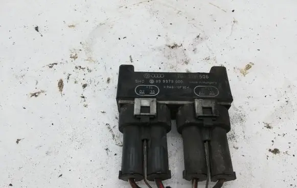 Seat Alhambra (Mk1) Coolant fan relay 701919506 899978000