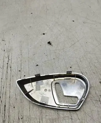 Mercedes-Benz ML W164 Front door seat control surround trim 313205
