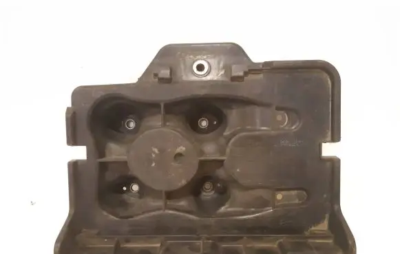 Volkswagen Golf IV Battery tray 1J0915333A