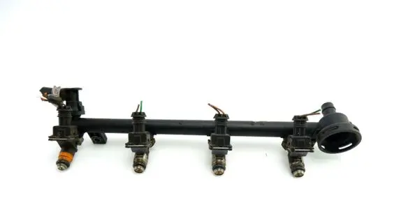 Renault Megane I Fuel injector supply line/pipe 