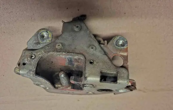 Mercedes-Benz W123 Rear door lock